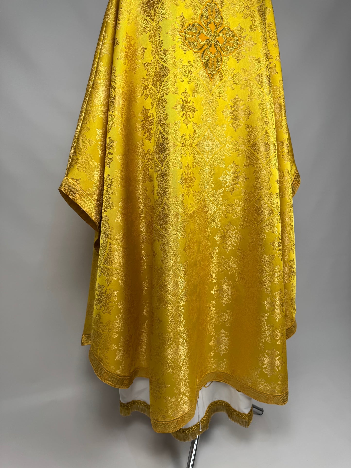 Byzantium vestment of a priest | Classical Greek felon