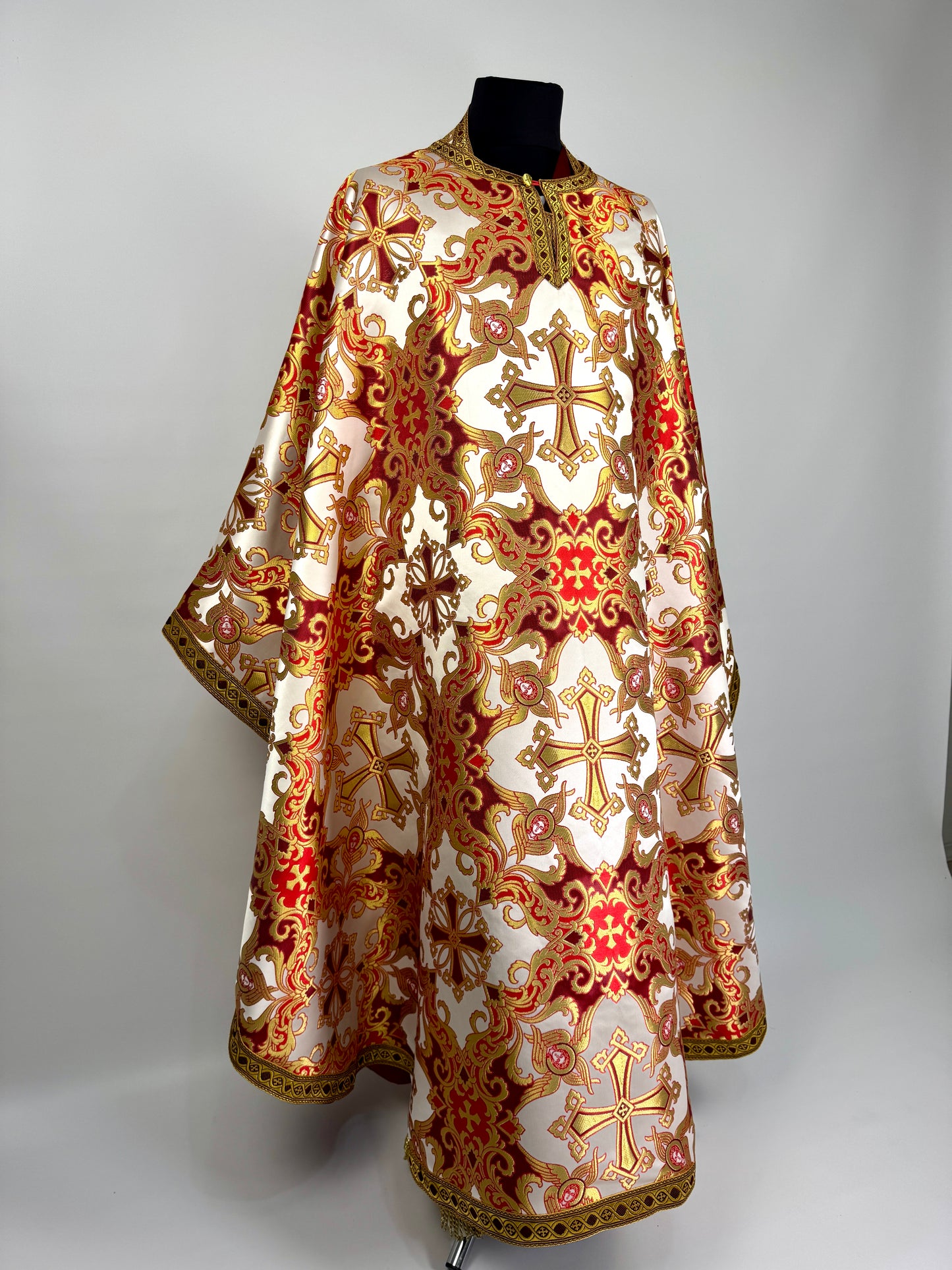 Byzantium vestment of a priest | Classical Greek felon