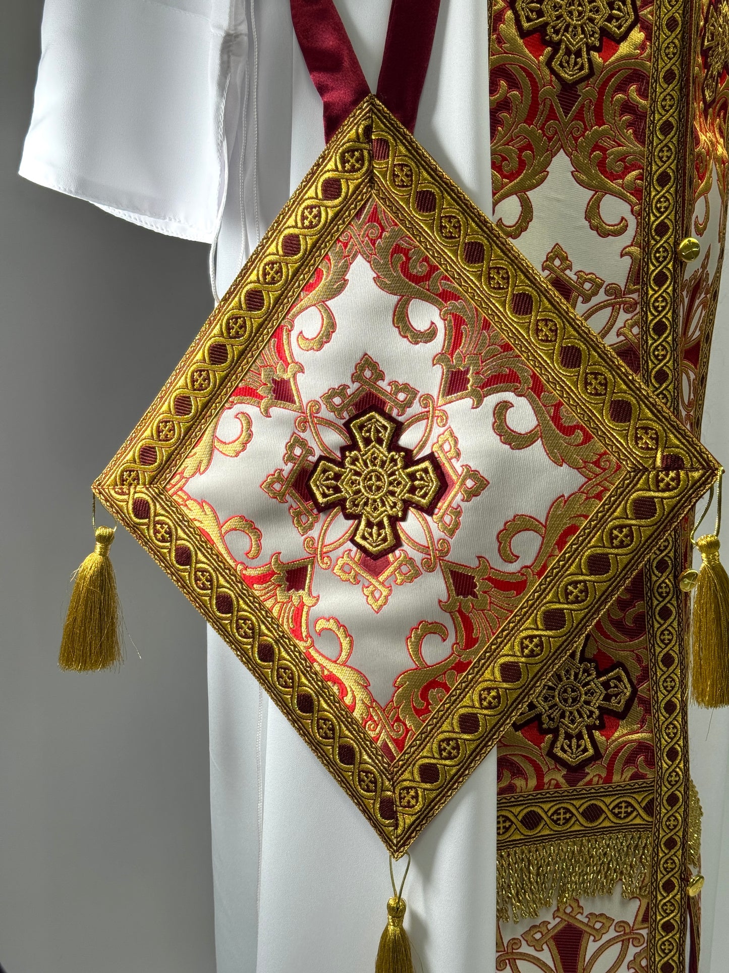 Byzantium vestment of a priest | Classical Greek felon