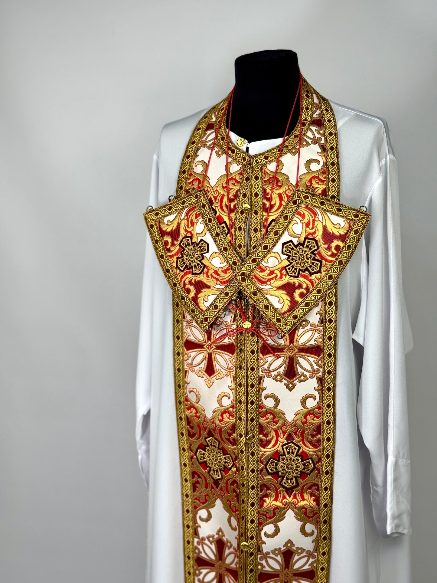 Byzantium vestment of a priest | Classical Greek felon